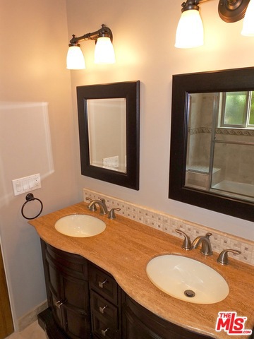 713 JUANITA Avenue, Redondo Beach, California 90277, 3 Bedrooms Bedrooms, ,3 BathroomsBathrooms,Residential,Sold,JUANITA,18338384