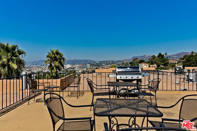 1 Bed Home for Sale in Los Angeles, California