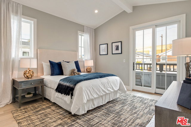 1813 OAK Avenue, Manhattan Beach, California 90266, 5 Bedrooms Bedrooms, ,4 BathroomsBathrooms,Residential,Sold,OAK,19433822