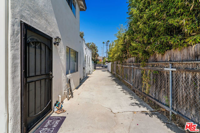  Income Home for Sale in Venice, California