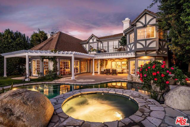 6 Bed Home for Sale in Pacific Palisades, California