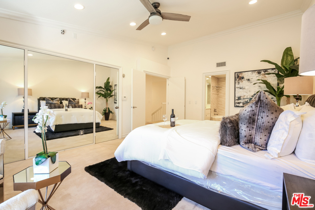 4 Bed Home for Sale in Los Angeles, California