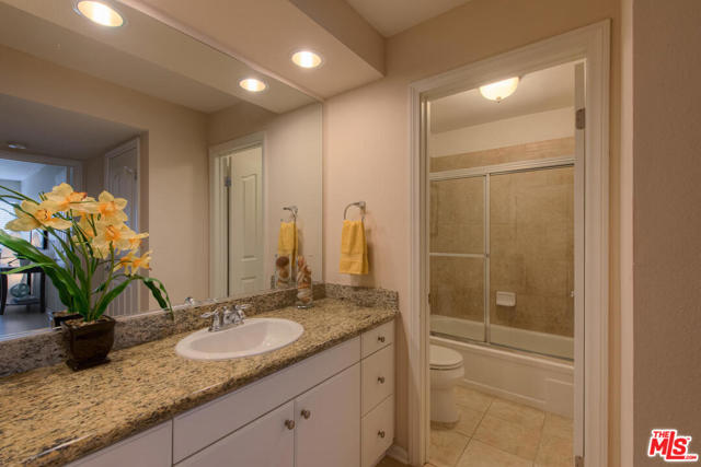 2 Bed Home for Sale in Sherman Oaks, California