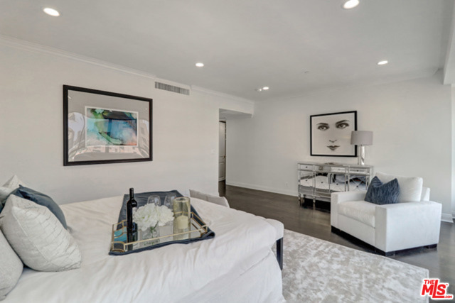 2 Bed Home for Sale in Los Angeles, California