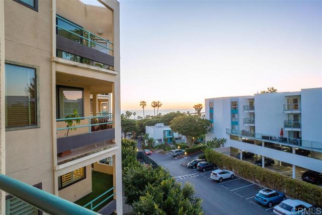 520 The Village, Redondo Beach, California 90277, 2 Bedrooms Bedrooms, ,2 BathroomsBathrooms,Residential,Sold,The Village,200018306