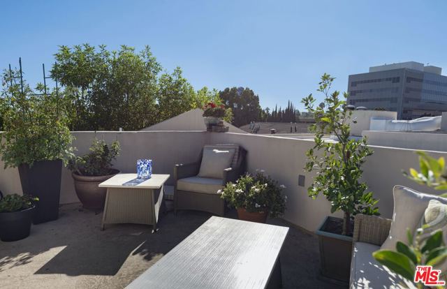 2 Bed Home for Sale in Santa Monica, California