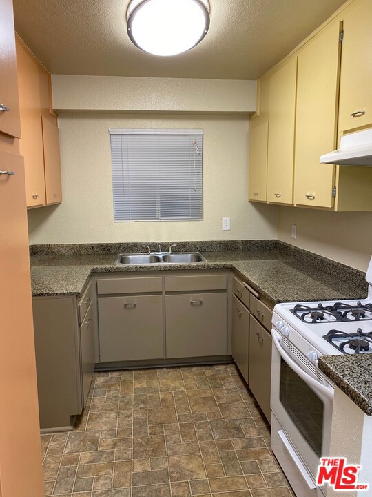  Income Home for Sale in Sherman Oaks, California