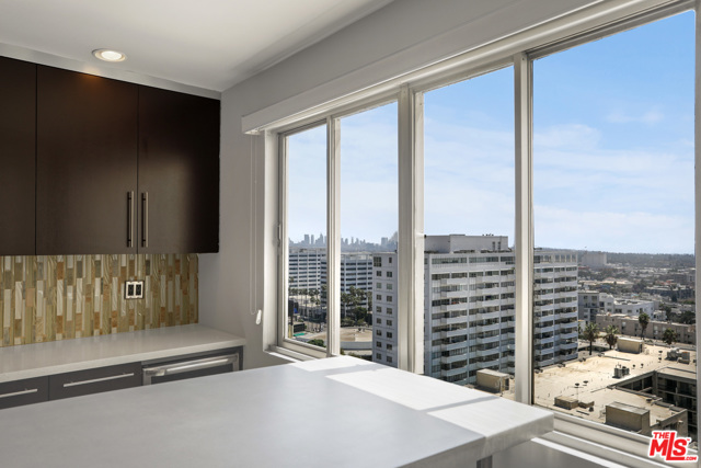 1 Bed Home for Sale in Los Angeles, California