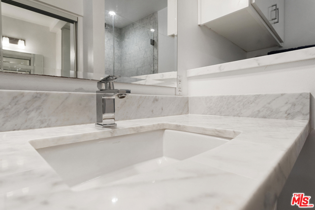 1 Bed Home for Sale in Playa del Rey, California