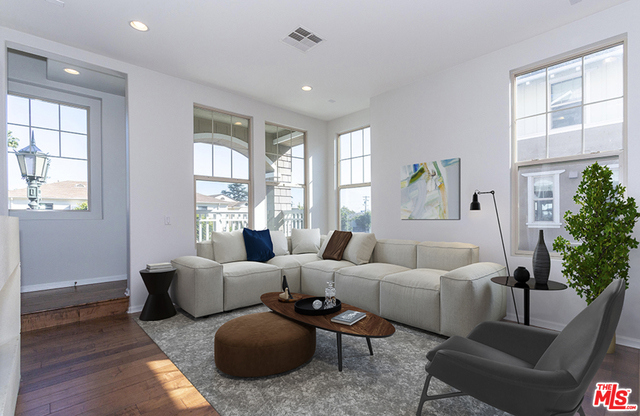 2 Bed Home for Sale in Los Angeles, California