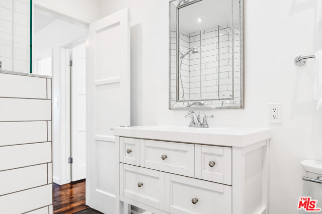 2 Bed Home for Sale in Van Nuys, California