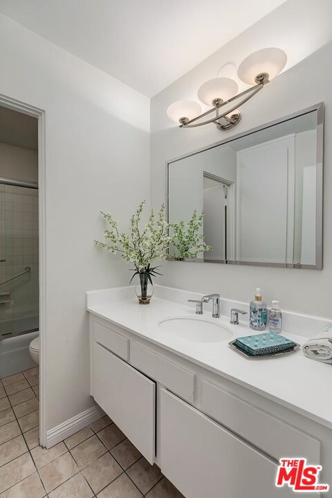 2 Bed Home for Sale in Encino, California
