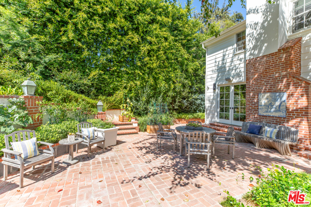4 Bed Home for Sale in Los Angeles, California