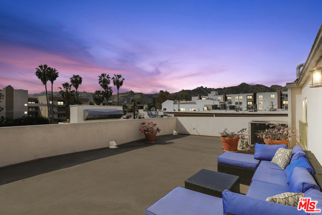 3 Bed Home for Sale in Los Angeles, California