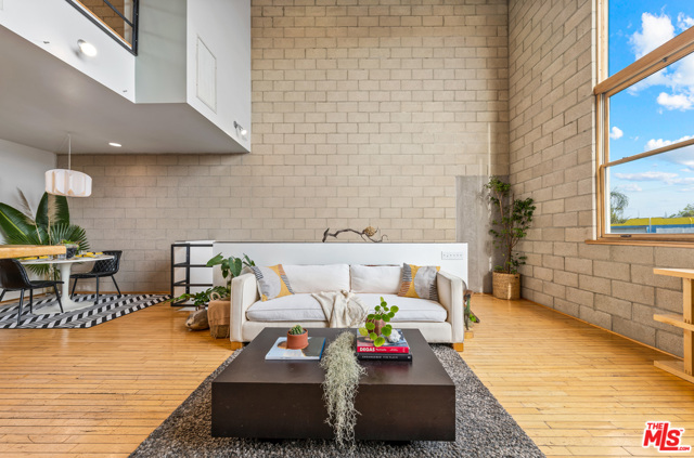 2 Bed Home for Sale in Los Angeles, California