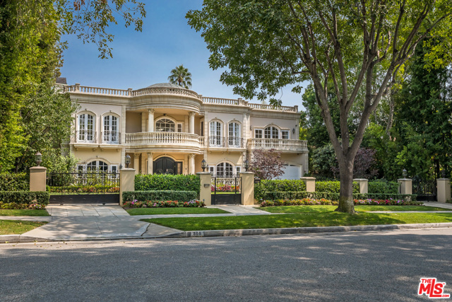 7 Bed Home for Sale in Beverly Hills, California