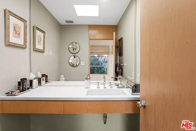 4 Bed Home for Sale in Los Angeles, California
