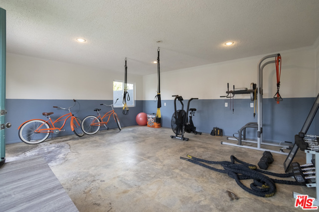 3 Bed Home for Sale in Hawthorne, California