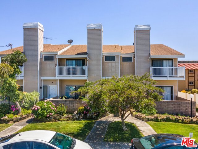 1916 Rockefeller Lane, Redondo Beach, California 90278, 3 Bedrooms Bedrooms, ,2 BathroomsBathrooms,Residential,Sold,Rockefeller,20607590