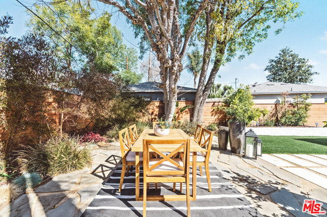 2 Bed Home for Sale in Van Nuys, California