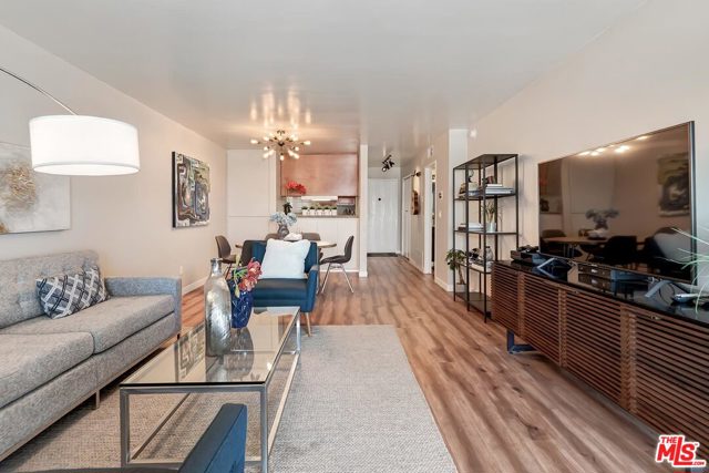 1 Bed Home for Sale in Los Angeles, California