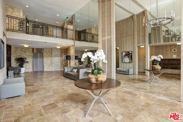 1 Bed Home for Sale in Los Angeles, California