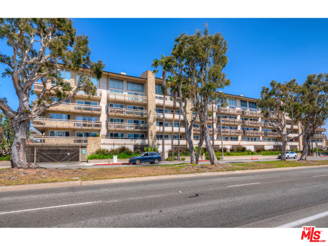 230 Catalina Avenue, Redondo Beach, California 90277, 2 Bedrooms Bedrooms, ,1 BathroomBathrooms,Residential,Sold,Catalina,21760926