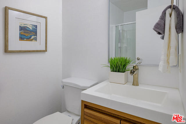 555 Esplanade, Redondo Beach, California 90277, 2 Bedrooms Bedrooms, ,2 BathroomsBathrooms,Residential,Sold,Esplanade,21752752