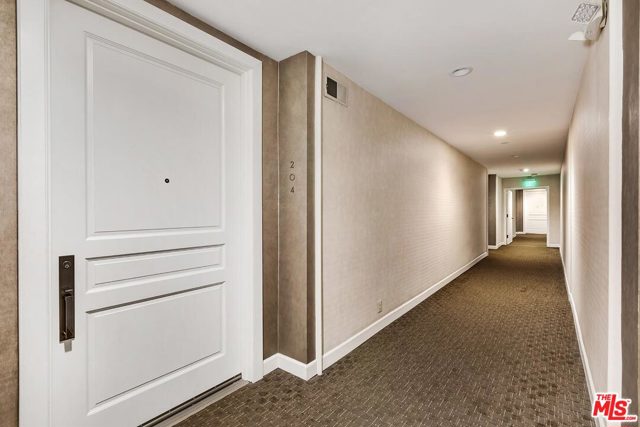 1 Bed Home for Sale in Los Angeles, California