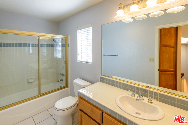 Lovely Upstairs Hall Bathroom!