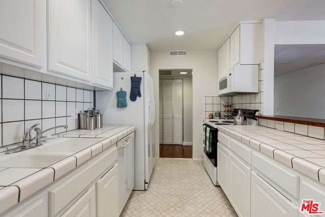 2 Bed Home for Sale in Encino, California