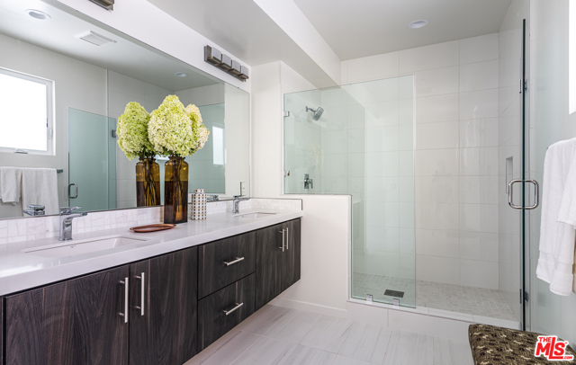 3 Bed Home for Sale in Los Angeles, California