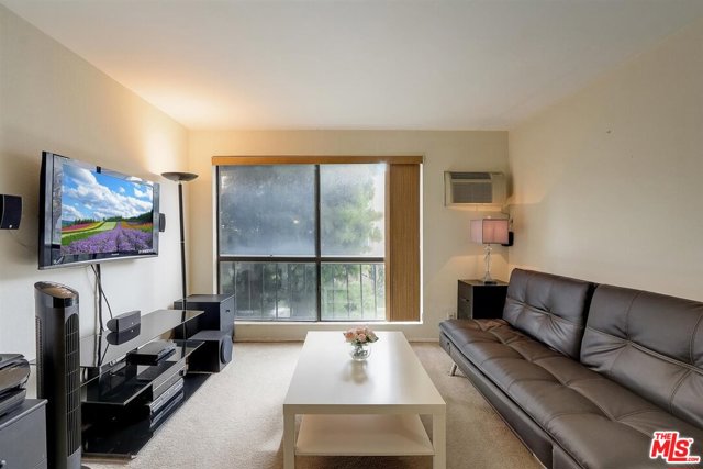 1 Bed Home for Sale in Los Angeles, California