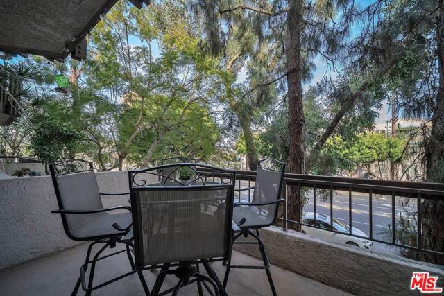 1 Bed Home for Sale in Playa del Rey, California