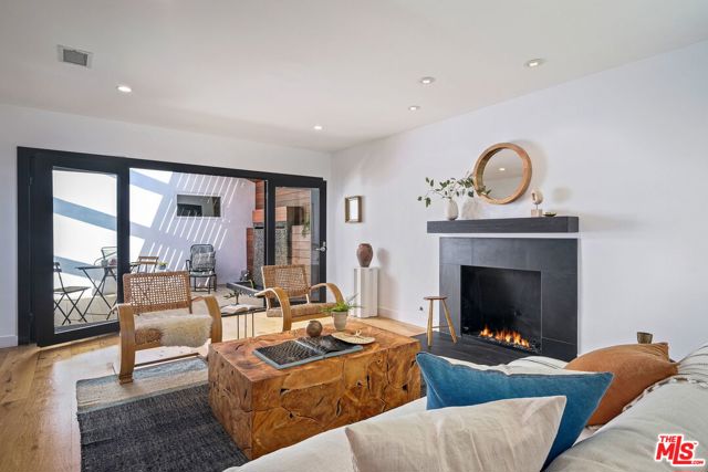 5 Bed Home for Sale in Studio City, California