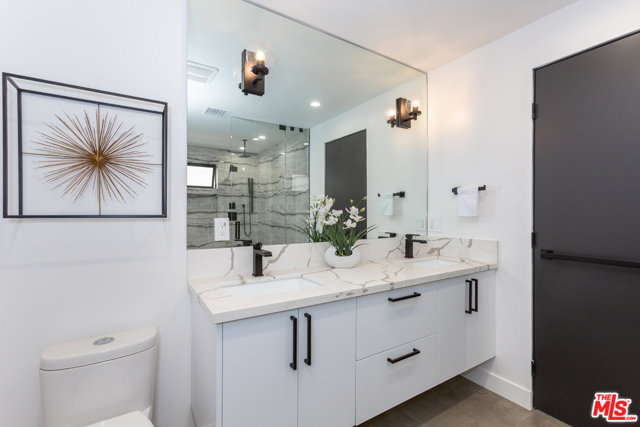 5 Bed Home for Sale in Venice, California