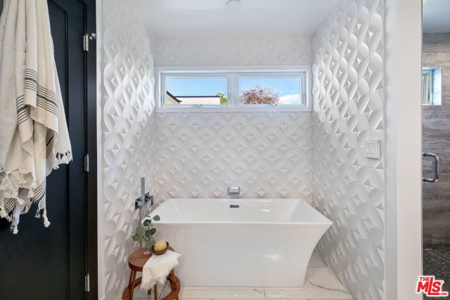 5 Bed Home for Sale in Studio City, California
