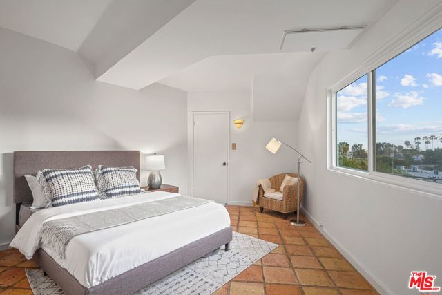 2 Bed Home for Sale in Los Angeles, California