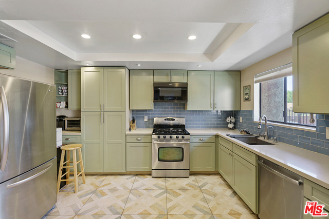 2 Bed Home for Sale in Van Nuys, California