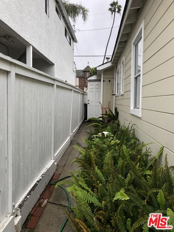 617 BERYL Street, Redondo Beach, California 90277, 2 Bedrooms Bedrooms, ,1 BathroomBathrooms,Residential,Sold,BERYL,18323684
