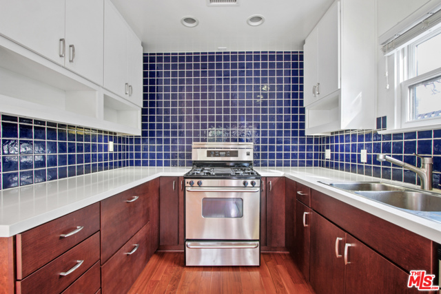 2 Bed Home for Sale in Venice, California