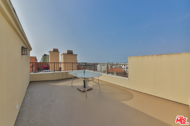 5 Bed Home for Sale in Venice, California