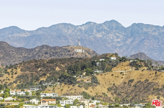 5 Bed Home for Sale in Los Angeles, California