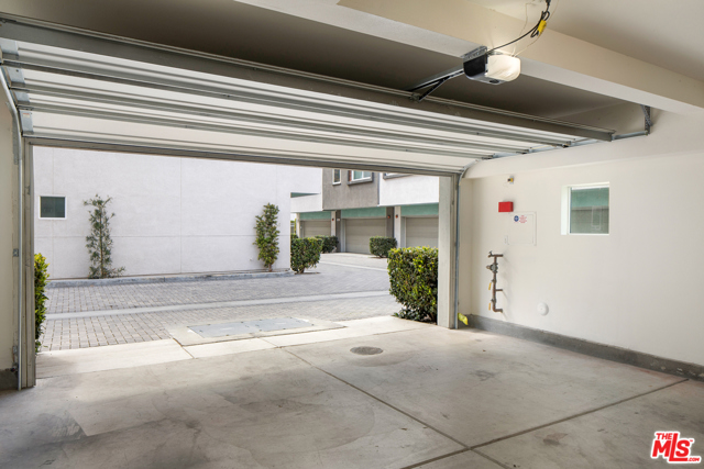 2 Bed Home for Sale in Los Angeles, California