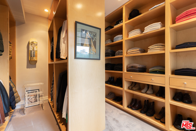 5 Bed Home for Sale in Santa Monica, California