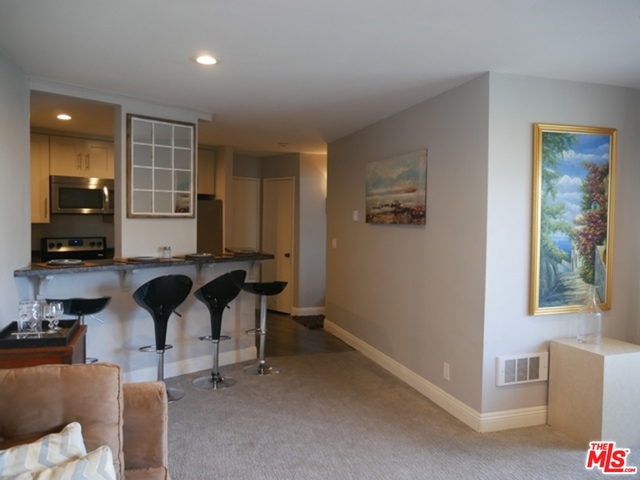 610 THE VILLAGE, Redondo Beach, California 90277, 1 Bedroom Bedrooms, ,1 BathroomBathrooms,Residential,Sold,THE VILLAGE,18390044