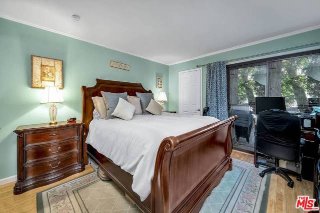 1 Bed Home for Sale in Playa del Rey, California