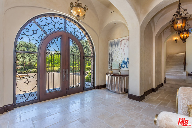 7 Bed Home for Sale in Beverly Hills, California