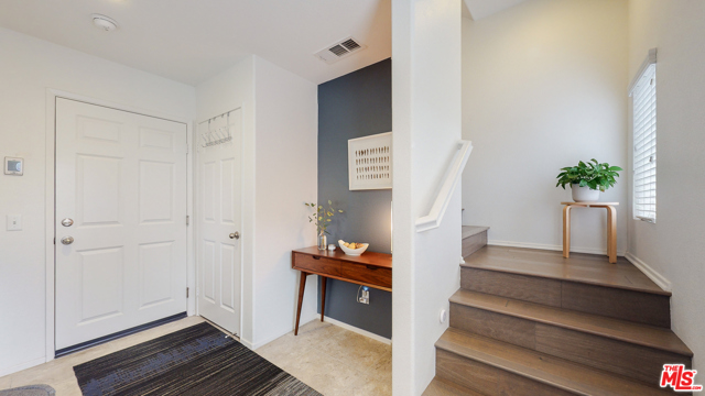 2 Bed Home for Sale in Van Nuys, California
