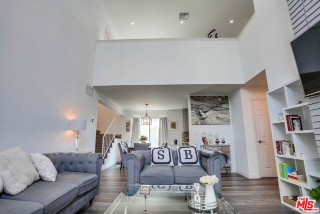 2 Bed Home for Sale in Studio City, California